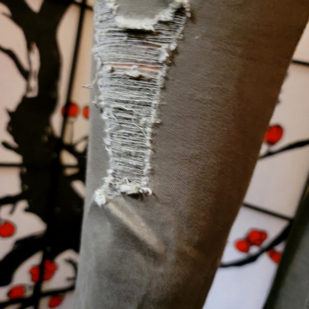 I & M PREMIUM JEANS/ROLLED CUFF/DISTRESSED - Picture 10 of 10
